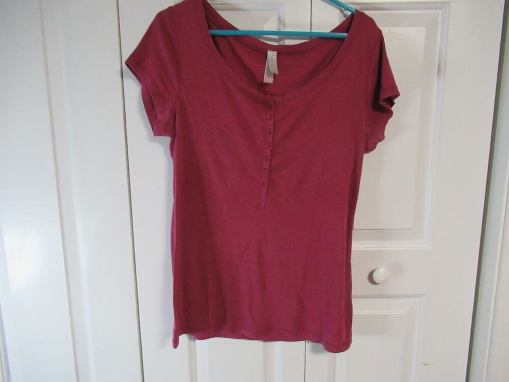 No Boundaries Maroon 1/2 button up scoop neck shirt